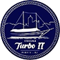 Logo da Escuna Turbo II, passeio de escuna em Paraty, Rio de Janeiro, com ilustração de embarcação em fundo azul.